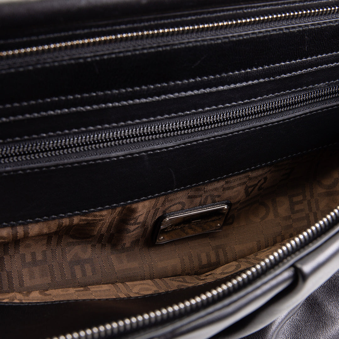SALVATORE FERRAGAMO XL Leather Shoulder Bag - Black
