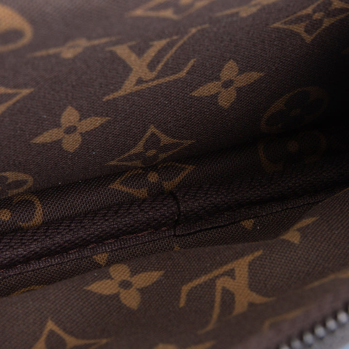 LOUIS VUITTON Alpha Wearable Wallet Monogram