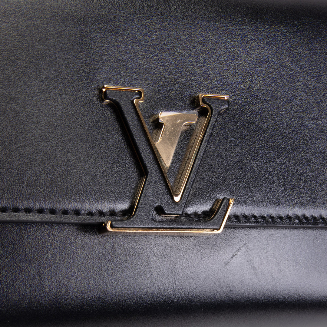 LOUIS VUITTON Capucines Wallet on Chain - Black