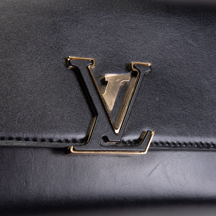 LOUIS VUITTON Capucines Wallet on Chain - Black