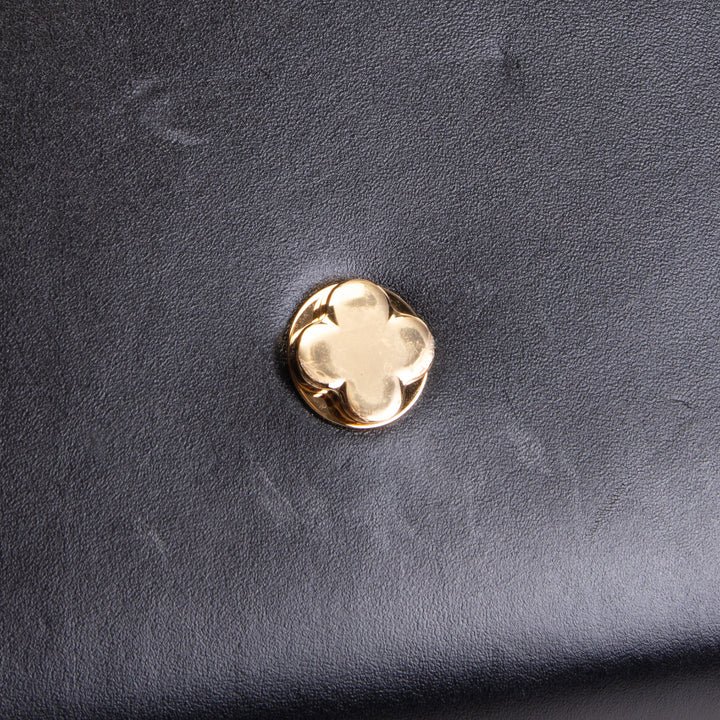 LOUIS VUITTON Capucines Wallet on Chain - Black