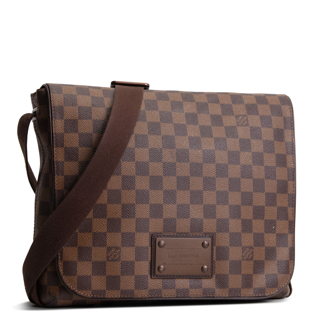 LOUIS VUITTON Damier Ebene Brooklyn Messenger Bag MM