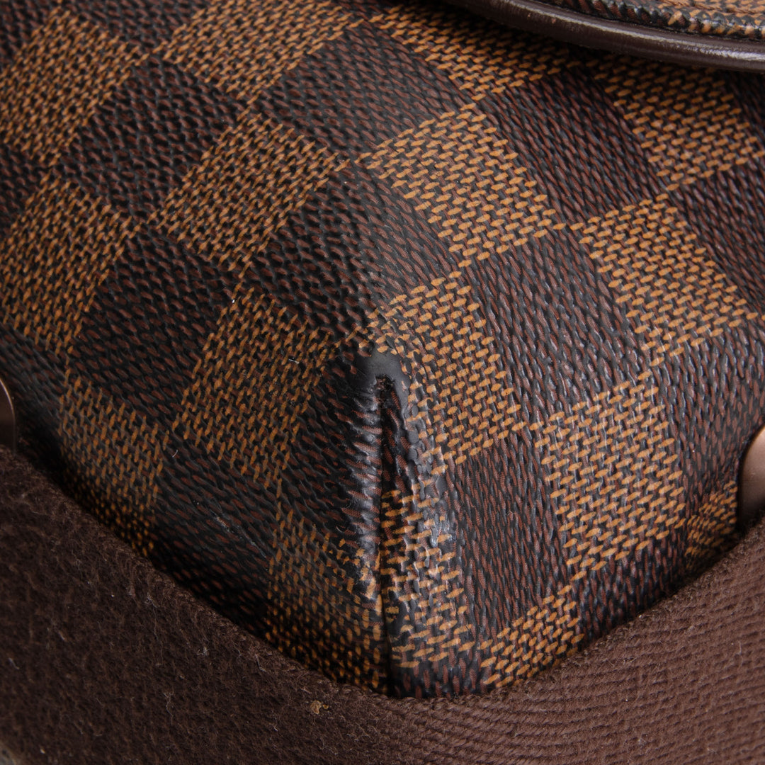 LOUIS VUITTON Damier Ebene Brooklyn Messenger Bag MM