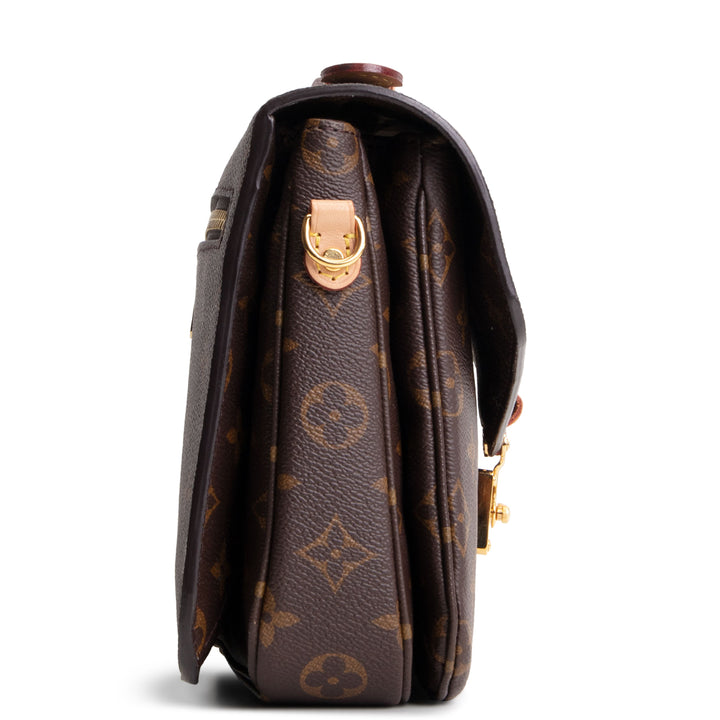 LOUIS VUITTON Pochette Metis Monogram