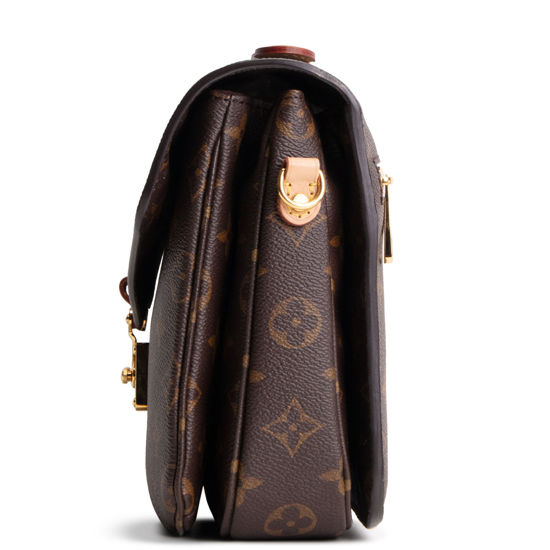 LOUIS VUITTON Pochette Metis Monogram