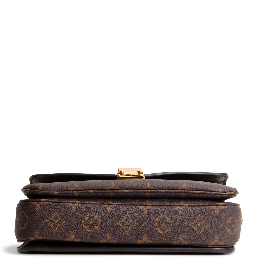 LOUIS VUITTON Pochette Metis Monogram