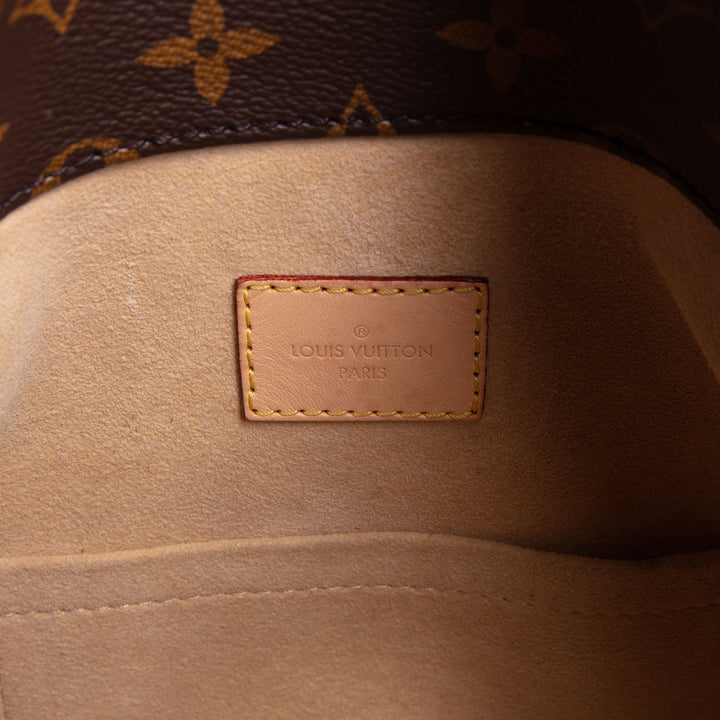 LOUIS VUITTON Monogram Artsy MM