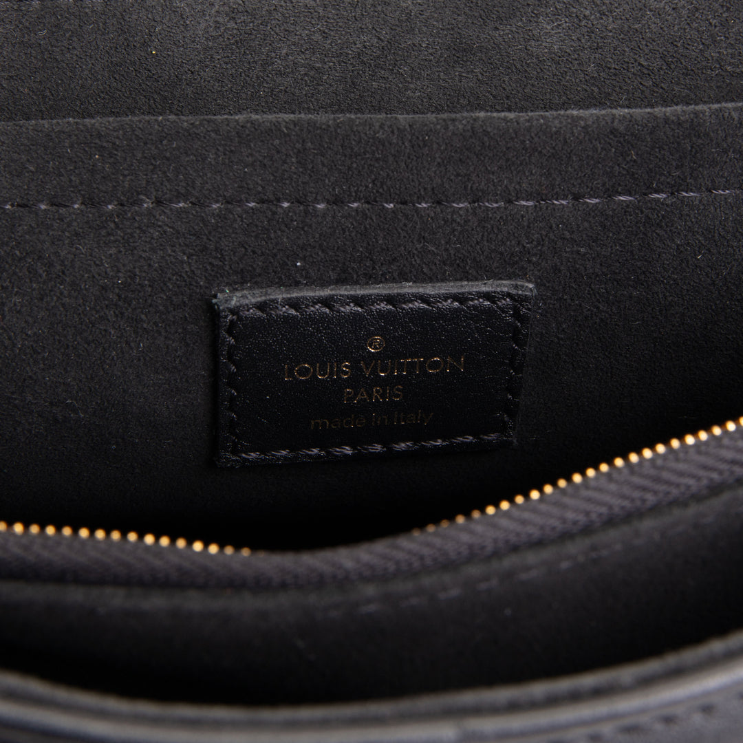 LOUIS VUITTON New Wave Chain Shoulder Bag