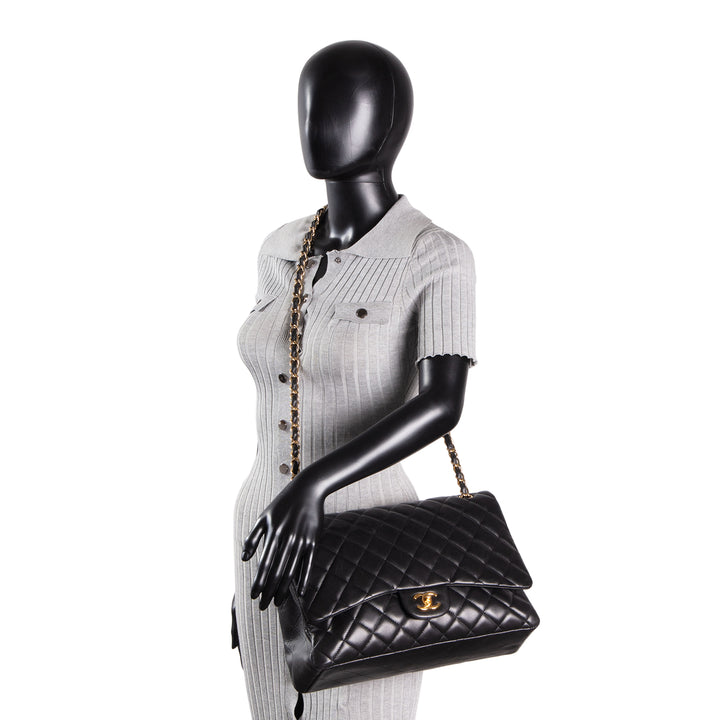 CHANEL Quilted Lambskin Maxi Single Flap Shoulder Bag - Black