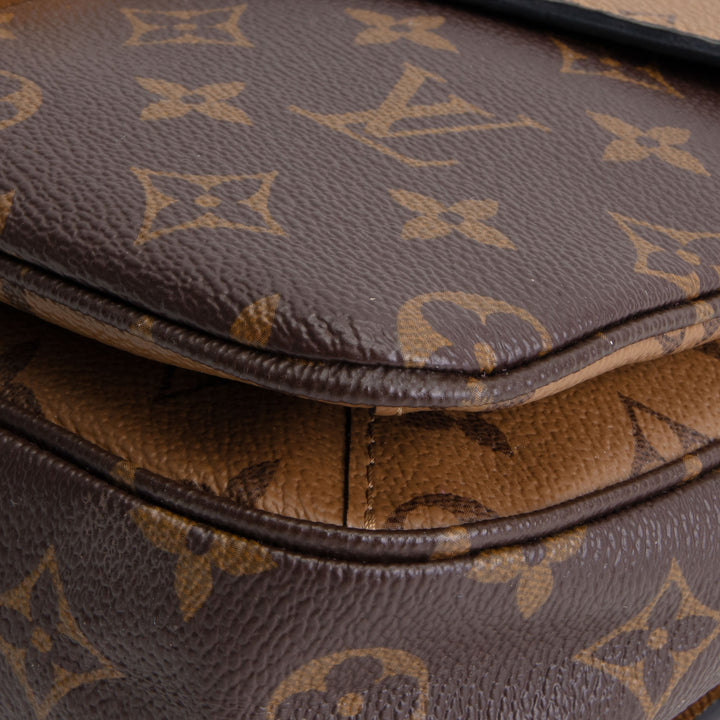 LOUIS VUITTON  Reverse Monogram Pochette Metis