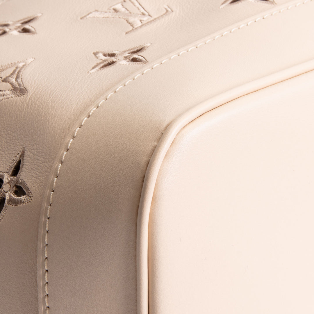 LOUIS VUITTON Monogram Broderie Anglaise Petit Noe - Nude