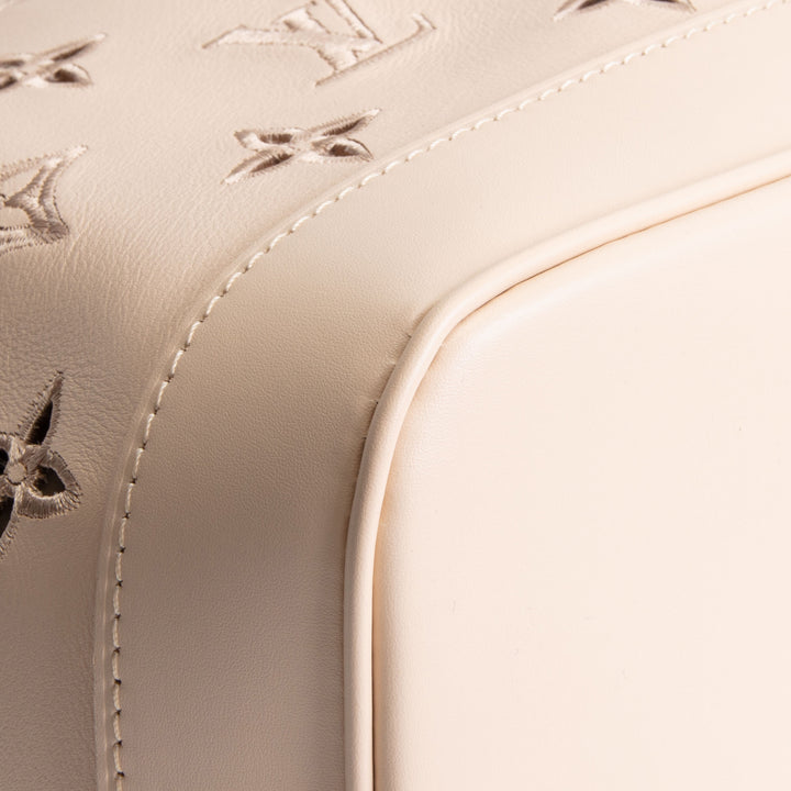 LOUIS VUITTON Monogram Broderie Anglaise Petit Noe - Nude