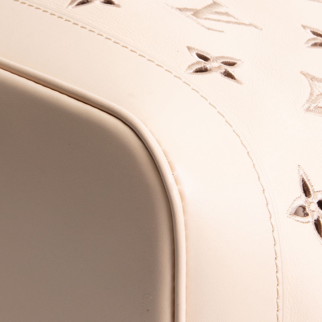 LOUIS VUITTON Monogram Broderie Anglaise Petit Noe - Nude