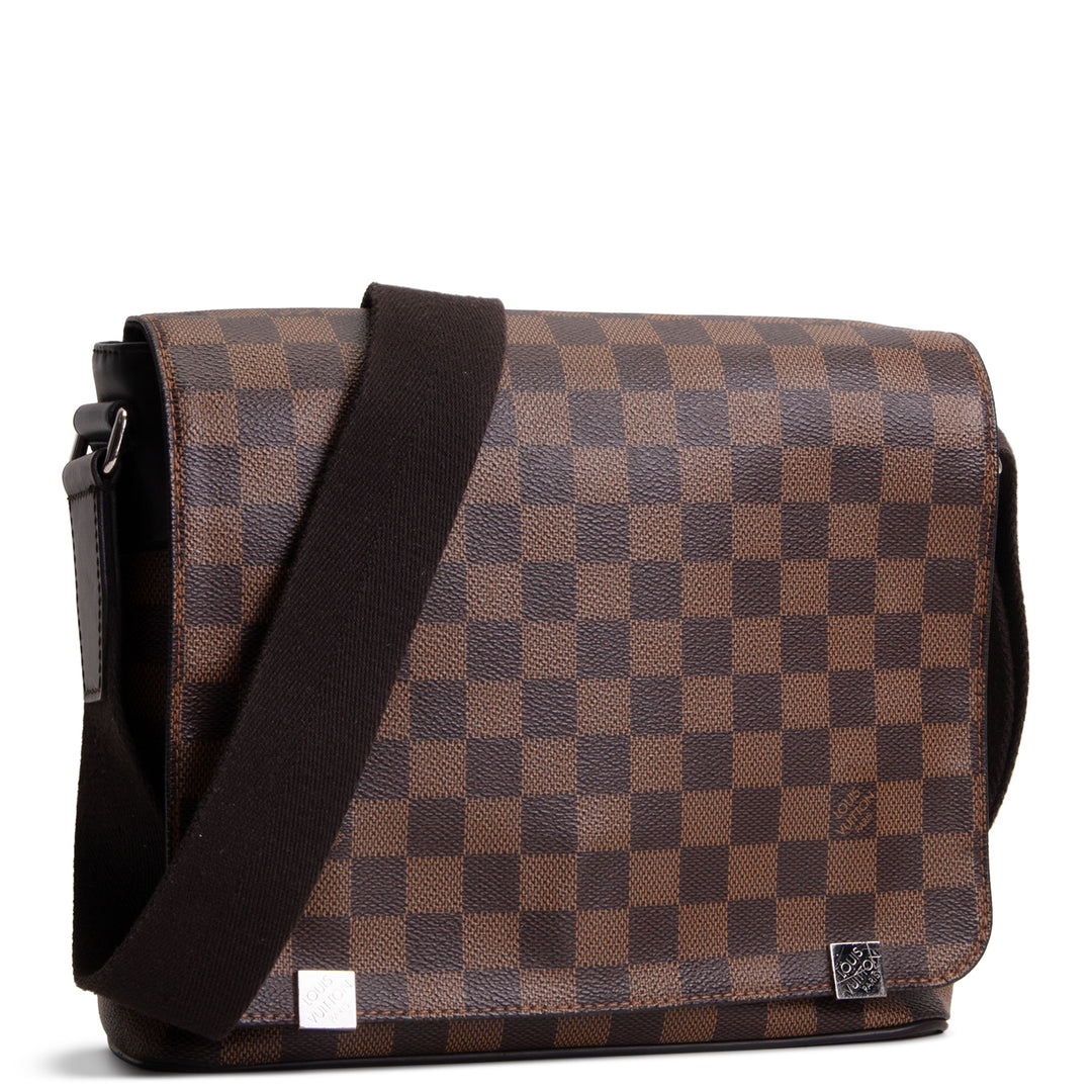 LOUIS VUITTON District PM Messenger Damier Ebene