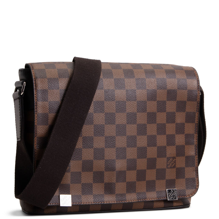 LOUIS VUITTON District PM Messenger Damier Ebene