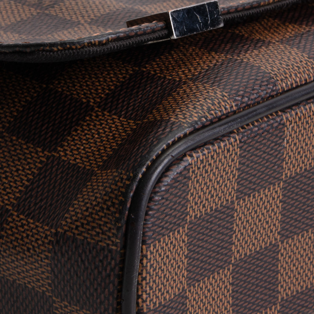 LOUIS VUITTON District PM Messenger Damier Ebene