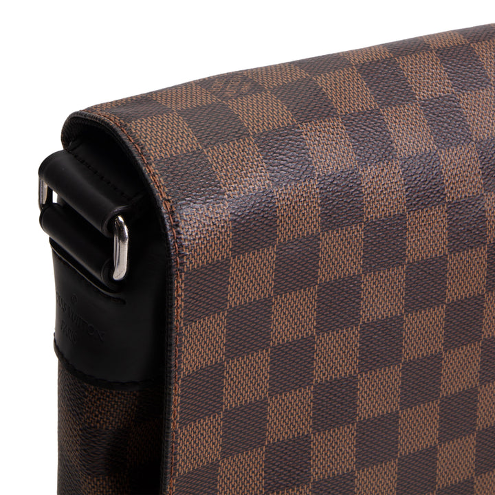LOUIS VUITTON District PM Messenger Damier Ebene