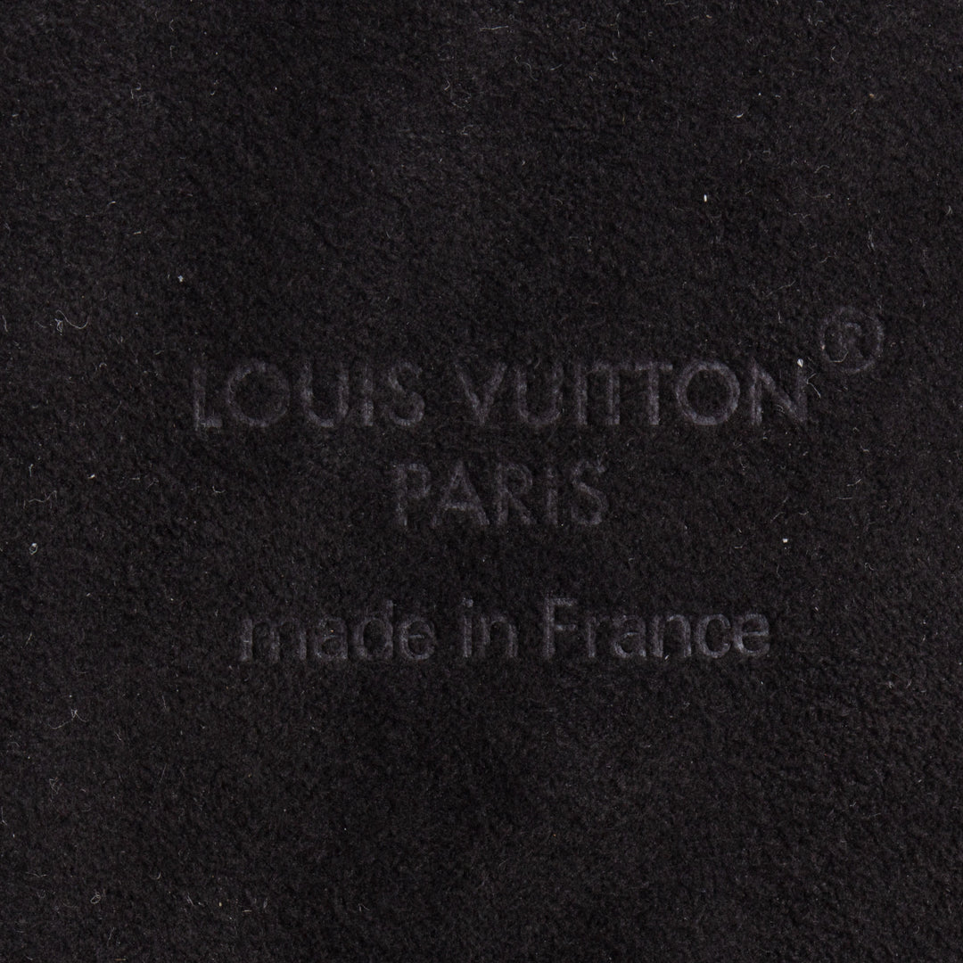 LOUIS VUITTON Monogram Pallas Bumper iPhone 17 Pro Max Case