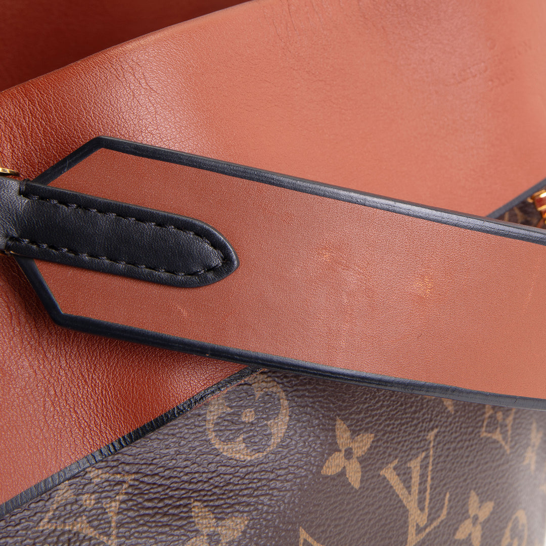 LOUIS VUITTON Tuileries Besace Hobo