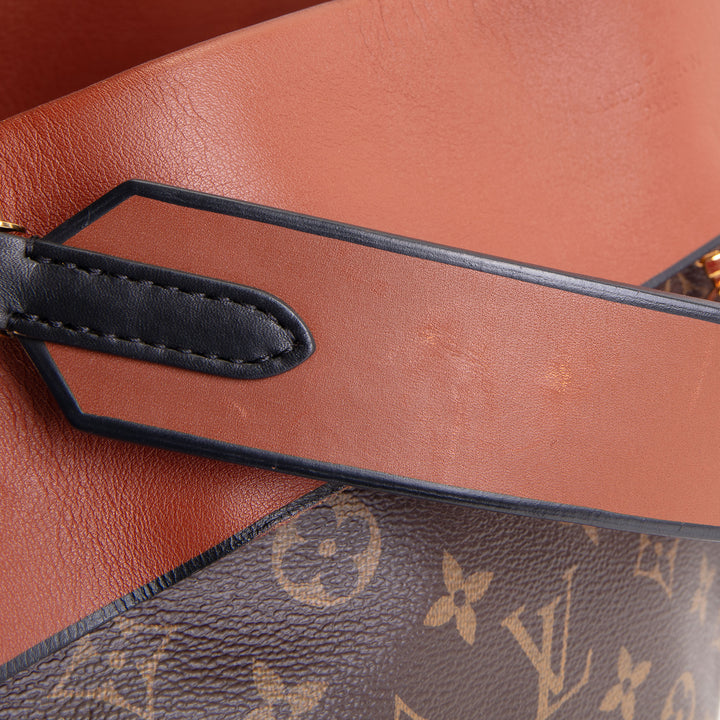 LOUIS VUITTON Tuileries Besace Hobo
