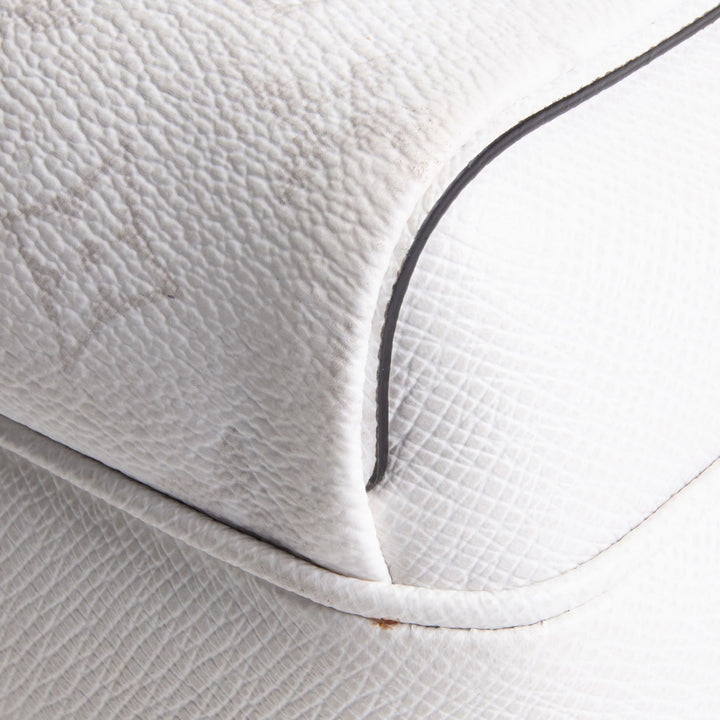 LOUIS VUITTON Taigarama Outdoor Messenger - White