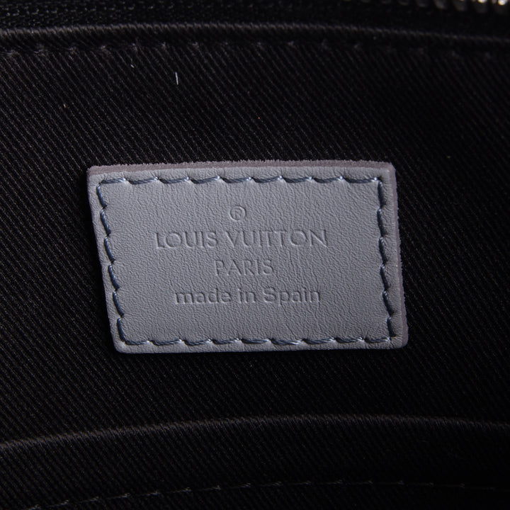 LOUIS VUITTON Damier Infini Discovery Messenger BB - Silver