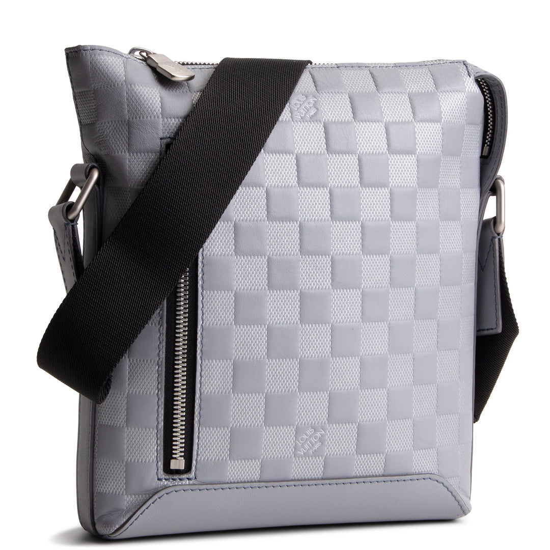 LOUIS VUITTON Damier Infini Discovery Messenger BB - Silver