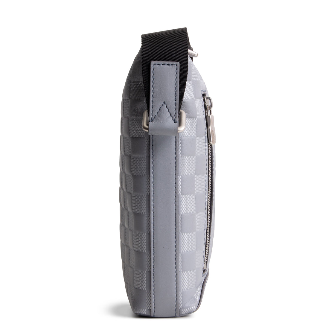 LOUIS VUITTON Damier Infini Discovery Messenger BB - Silver