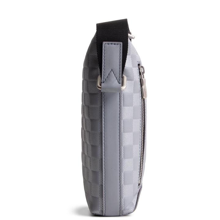 LOUIS VUITTON Damier Infini Discovery Messenger BB - Silver