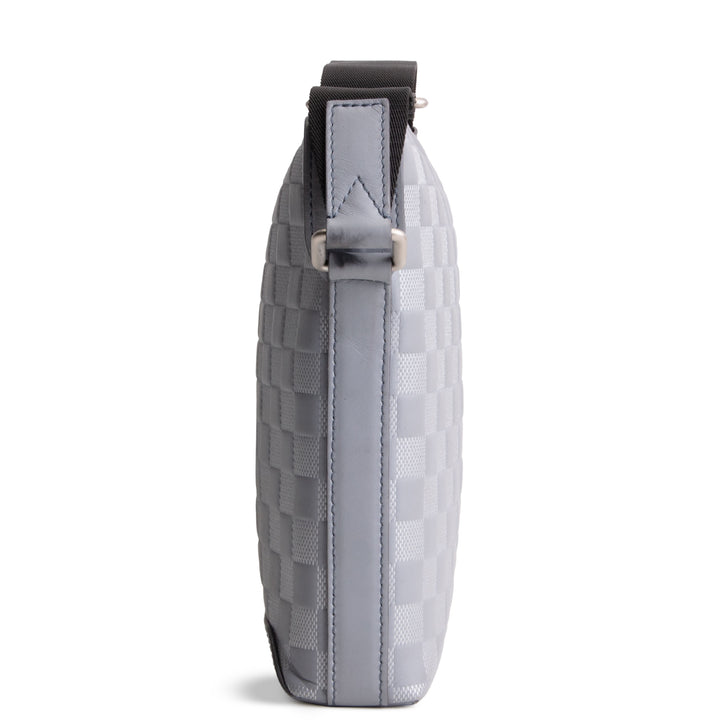 LOUIS VUITTON Damier Infini Discovery Messenger BB - Silver