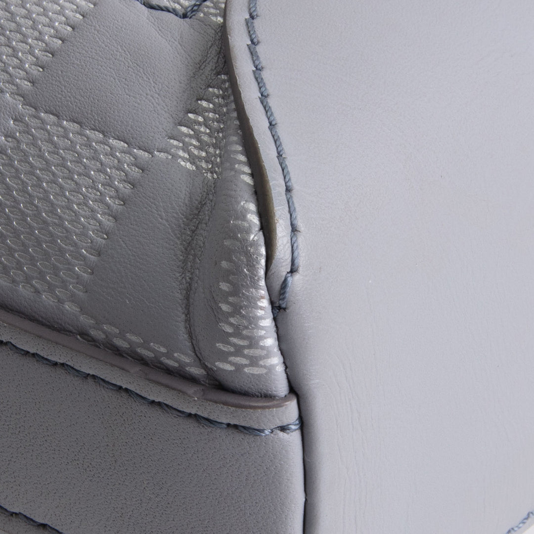 LOUIS VUITTON Damier Infini Discovery Messenger BB - Silver