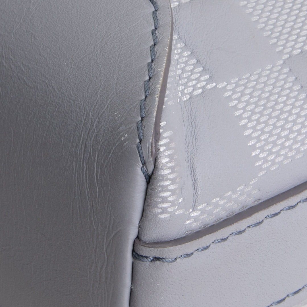 LOUIS VUITTON Damier Infini Discovery Messenger BB - Silver