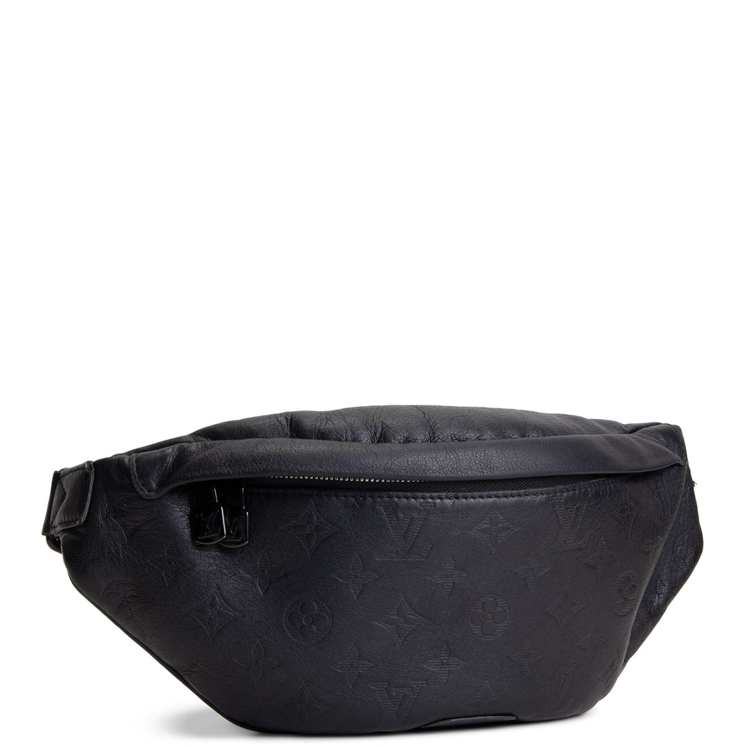 LOUIS VUITTON Monogram Shadow Discovery Bumbag - Black