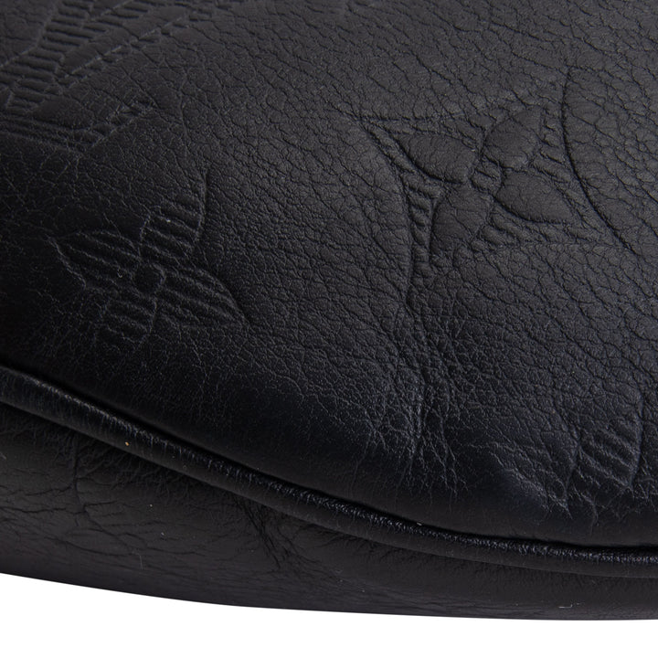 LOUIS VUITTON Monogram Shadow Discovery Bumbag - Black