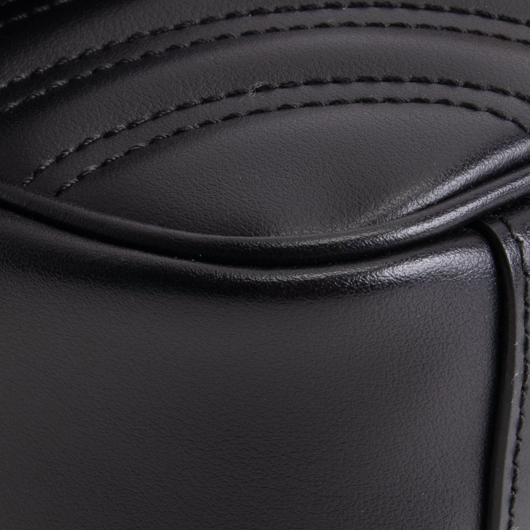 GUCCI Small GG Marmont Shoulder Bag - Black