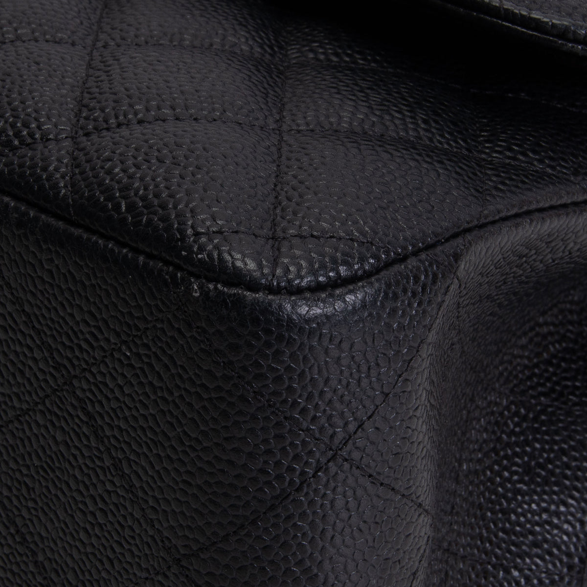 CHANEL Caviar Jumbo Double Flap - Black