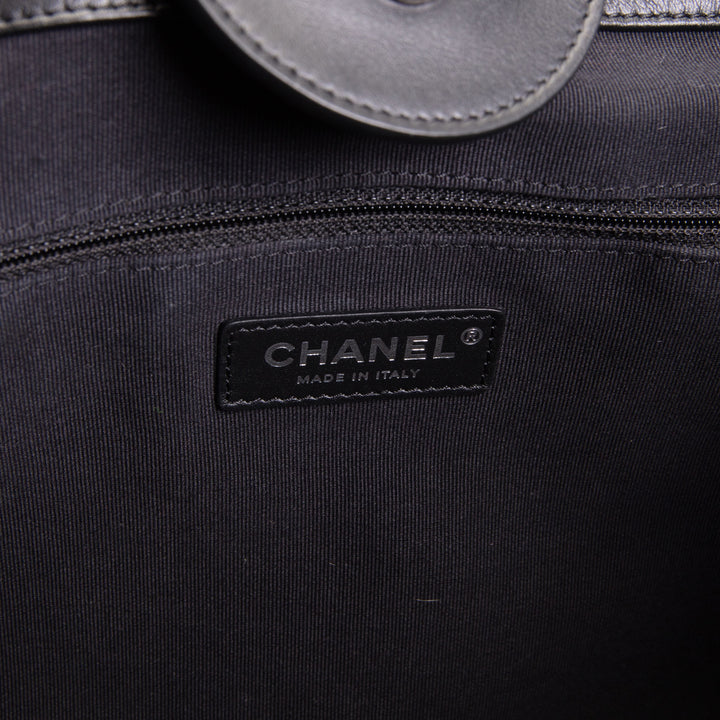 CHANEL Leather Deauville Shopping Tote w/pouch - Black