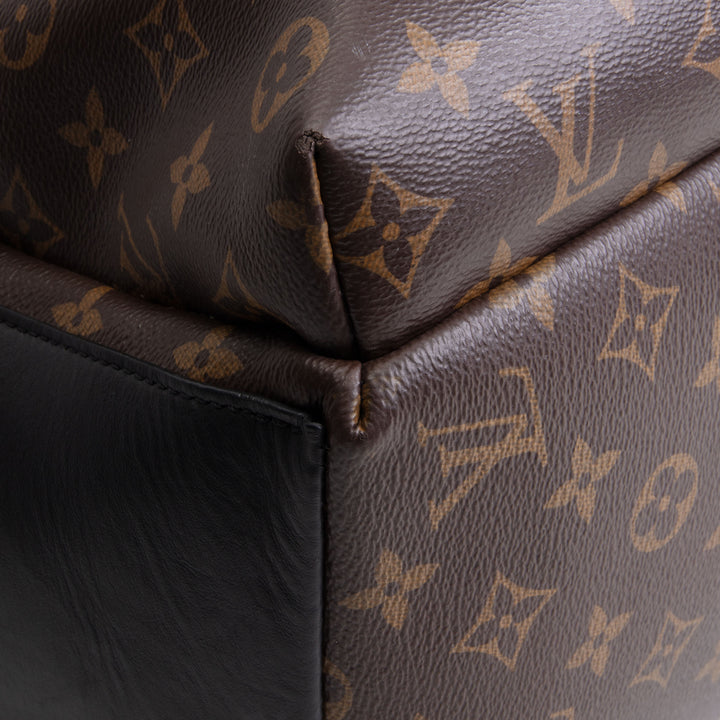 LOUIS VUITTON Discovery Backpack - Monogram