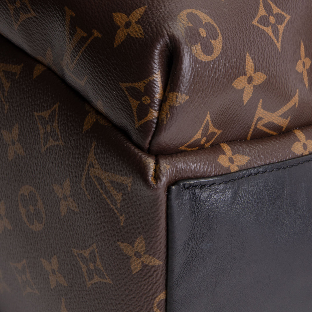 LOUIS VUITTON Discovery Backpack - Monogram