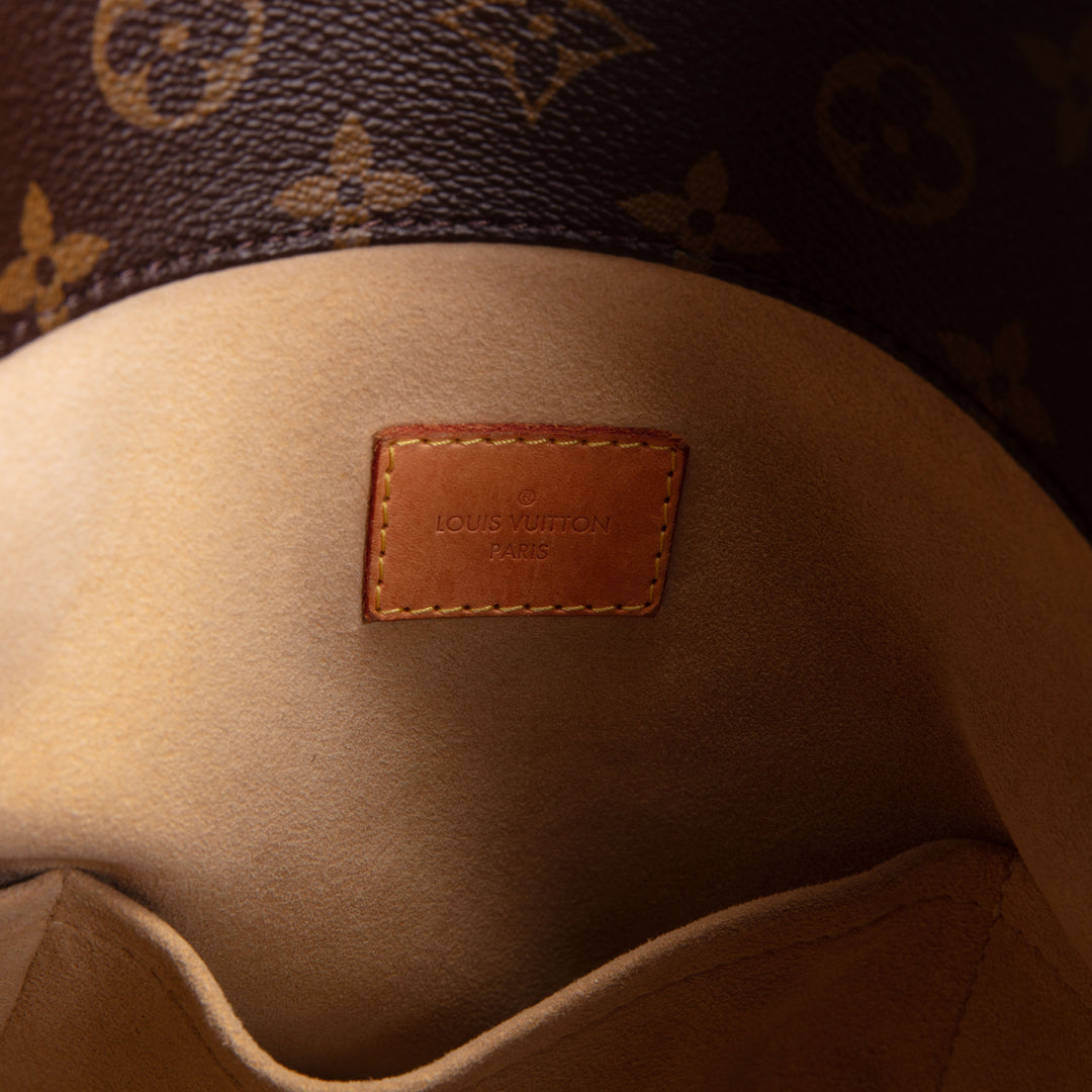 LOUIS VUITTON Artsy MM - Monogram