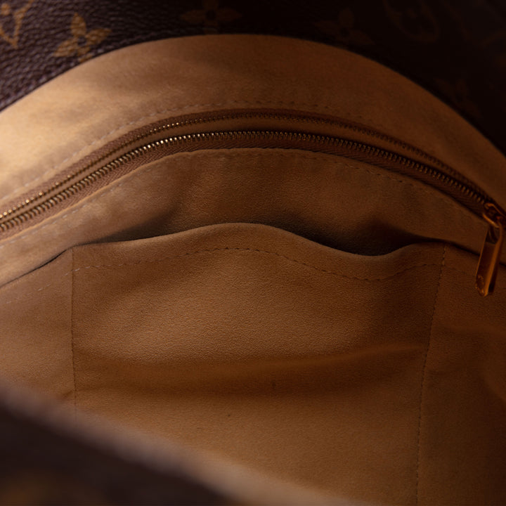 LOUIS VUITTON Artsy MM - Monogram