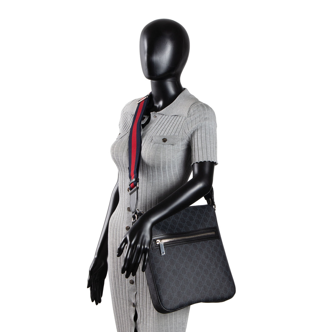 GUCCI GG Supreme Messenger XL - Black