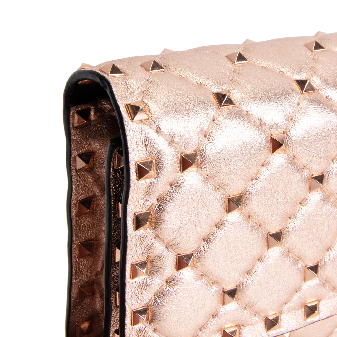 VALENTINO Rockstud Wallet on Chain - Metallic Rose