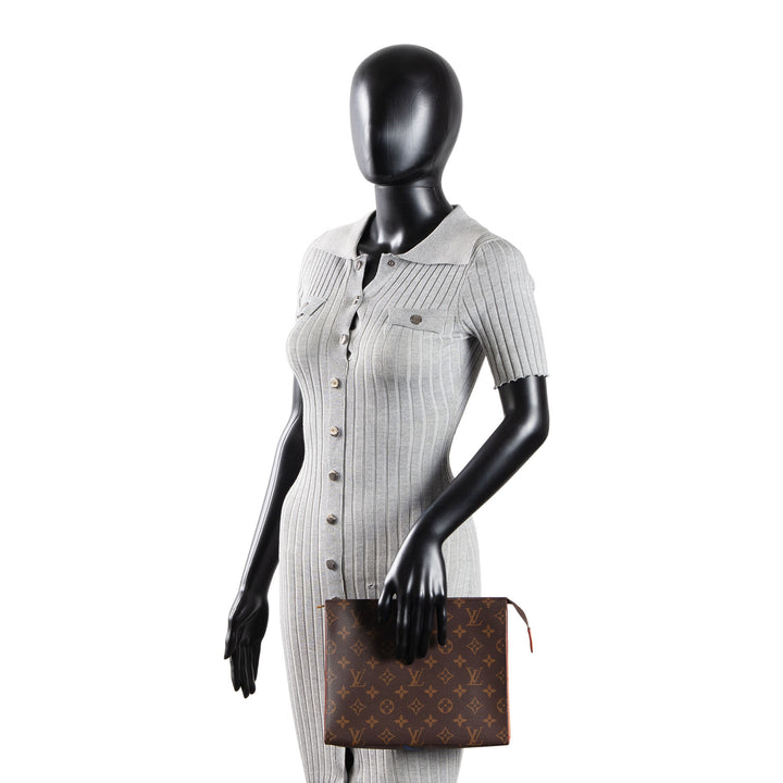 LOUIS VUITTON Monogram Pochette Toilette