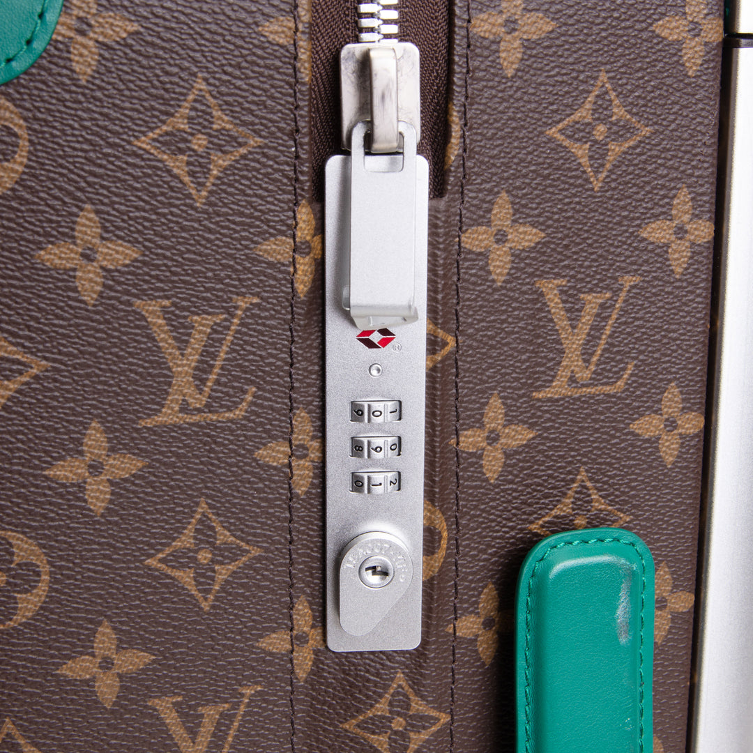 LOUIS VUITTON Monogram Horizon 55 Rolling Luggage