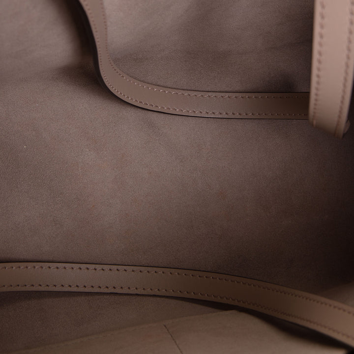 LOUIS VUITTON Bicolor Empreinte OntheGo MM - Dove/Cream