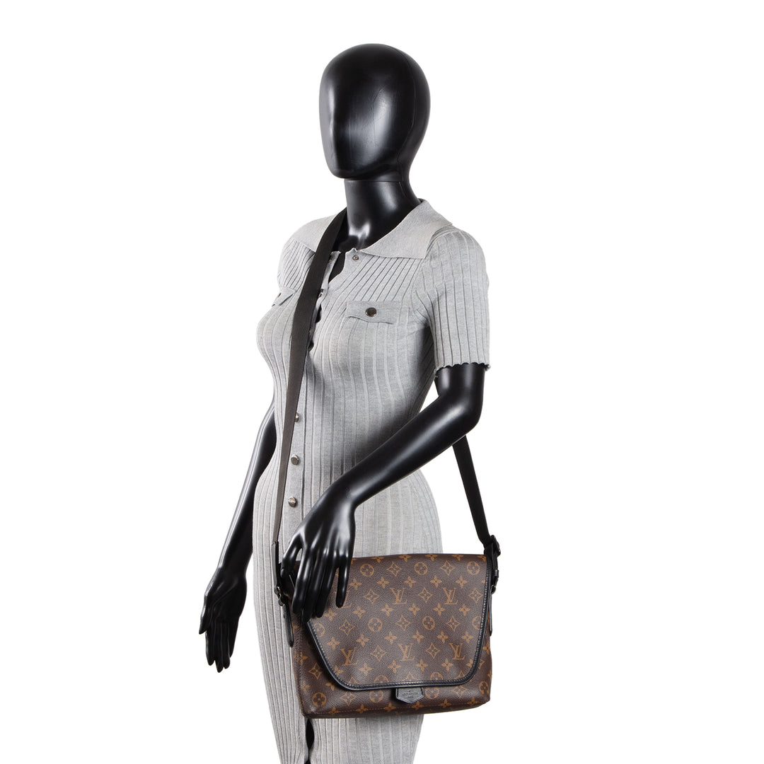 LOUIS VUITTON Monogram Macassar Magnetic Messenger OUTLET FINAL SALE