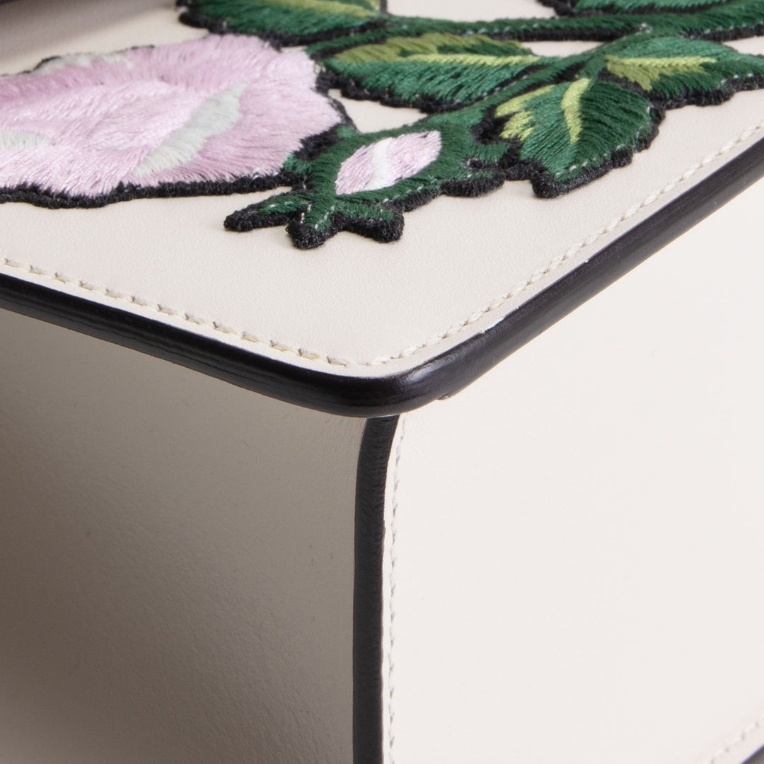 GUCCI Small Embroidered Sylvie - White