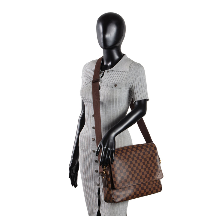 LOUIS VUITTON Shelton Messenger Damier Ebene MM