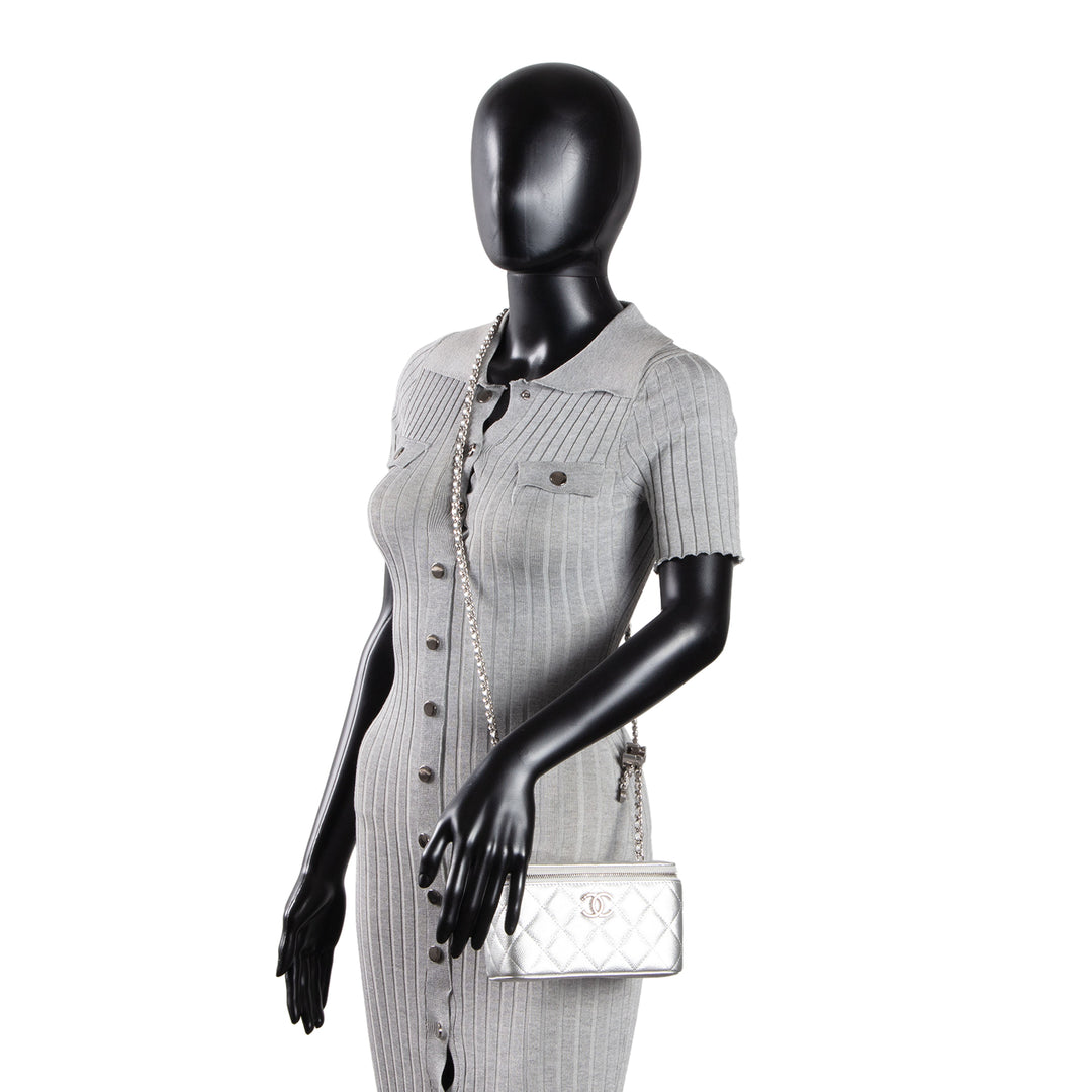 CHANEL Small Vanity Case - Metallic Silver Quilted Caviar
